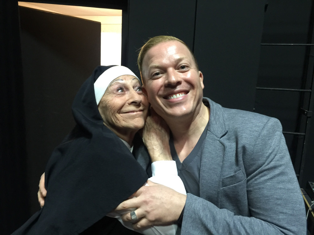 Als Nonne im DinnerKrimi «Tatort Polizeirevier» mit Christian Arroyo. 2014.