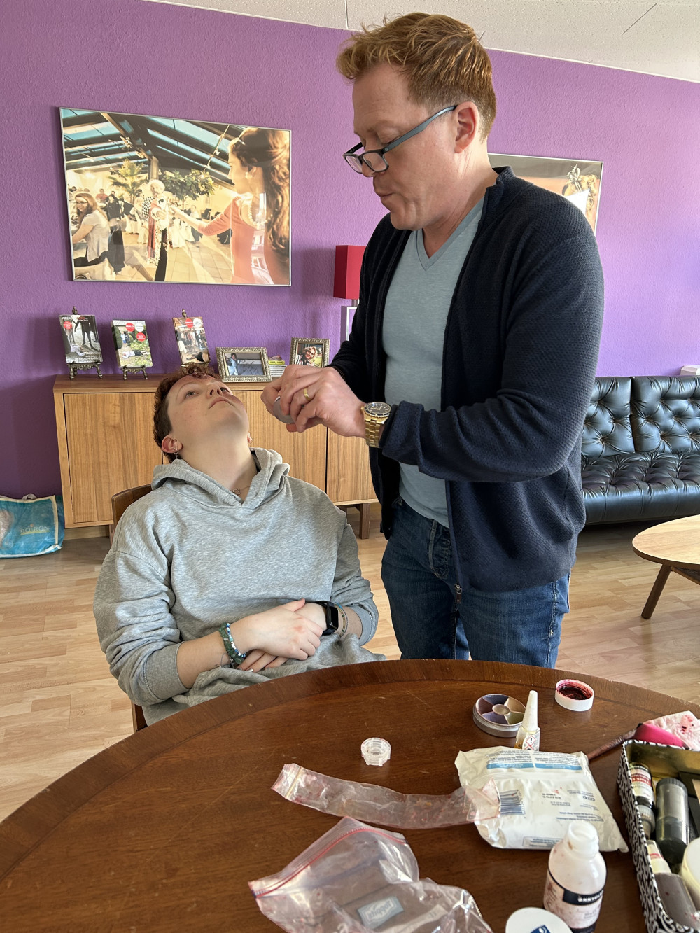 Hanna wird von Christian Arroyo zur Leiche verwandelt.
