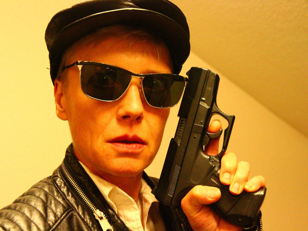 Jasmine als taffe Kommissarin in «Schicksalsjahre einer Killerin», 2013.
